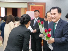"빵과 장미로 전하는 평등" 충남교육청, 세계 여성의 날 기념행사 개최