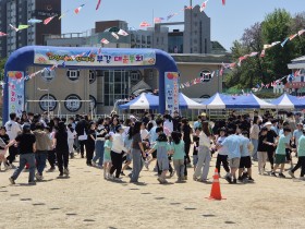 "함께 뛰고 웃으며 하나 되는 축제" 부강초, 지역사회와 함께하는 대운동회 성황