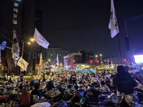 "교사에게 정치적 중립은 '침묵' 아닌 '교육적 판단' 여지 줘야"