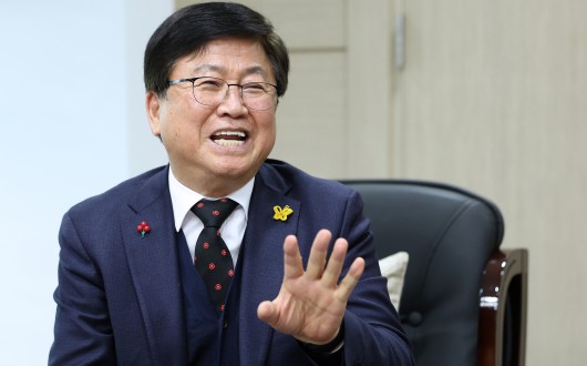 "학교의 자주성·다양성·지속가능성 회복하자"…교육단체 19곳, 최교진 후보 지지선언