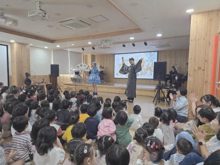 유치원 및 어린이집으로 찾아가는 문화예술교육프로그램 운영2.jpg