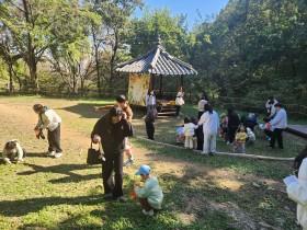 “자연이 교실이 되고 놀이가 배움이 되는 시간” 가득유치원, 장군산에서 숲 생태교육 공개수업 운영